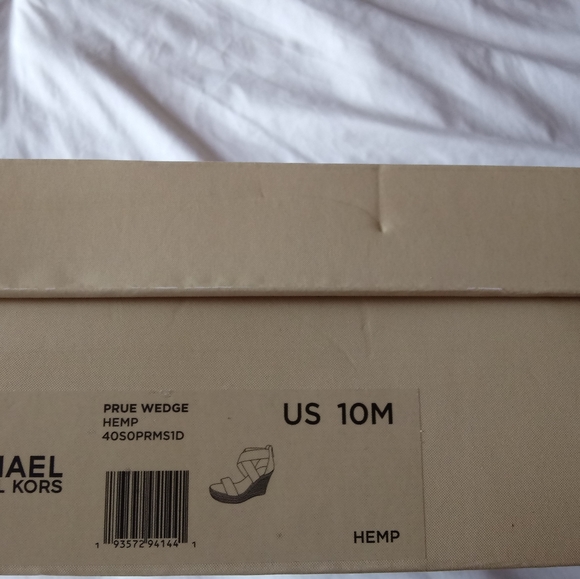 "New" Michael Kors Prue Wedges - Picture 10 of 10